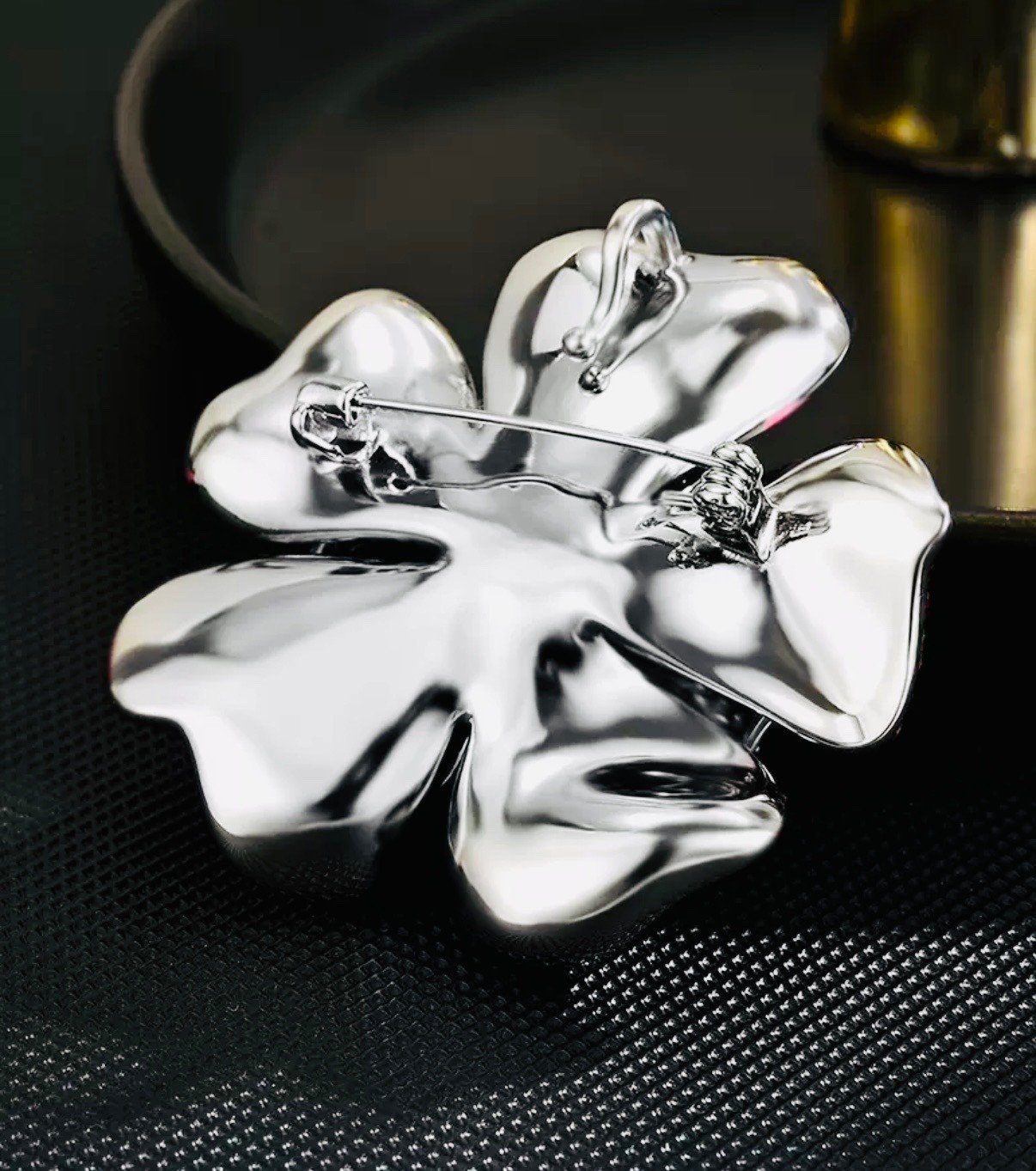 Exquisite Luxury Flower Brooch – Elegant Costume Jewelry Gift with Gift Box