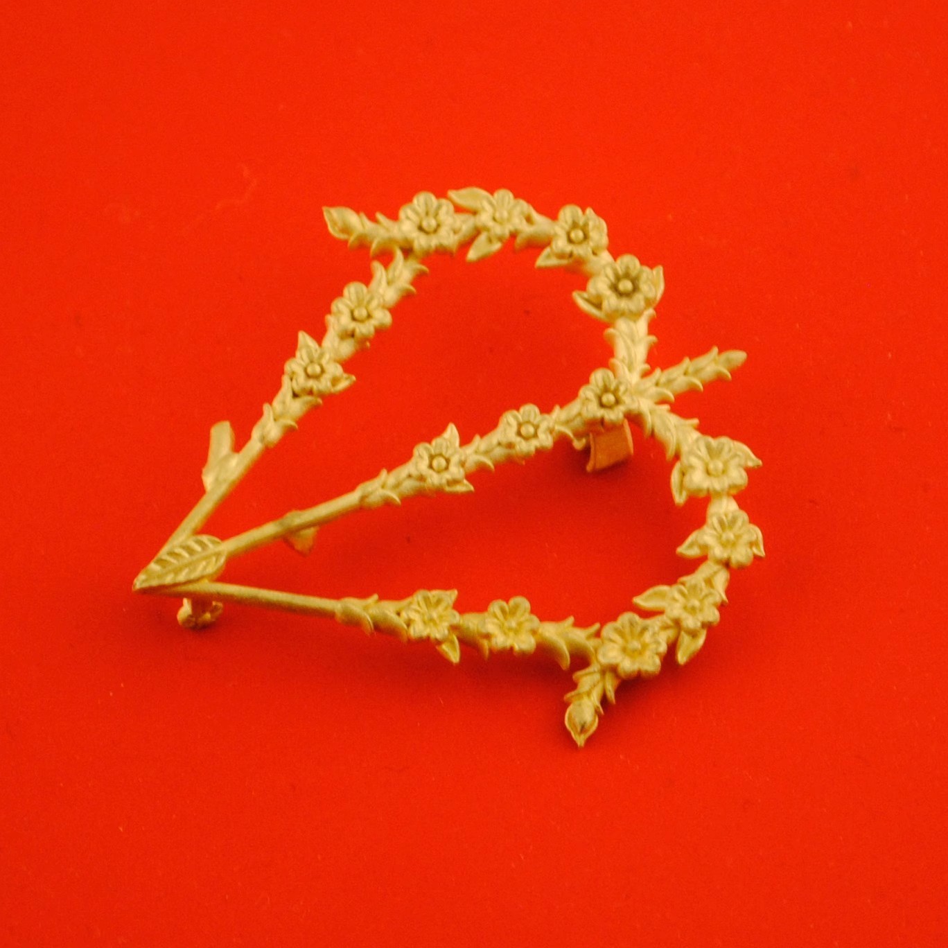 Gold Plated Heart Brooch Fashion Women’s Suit Evening Dress Accessory
