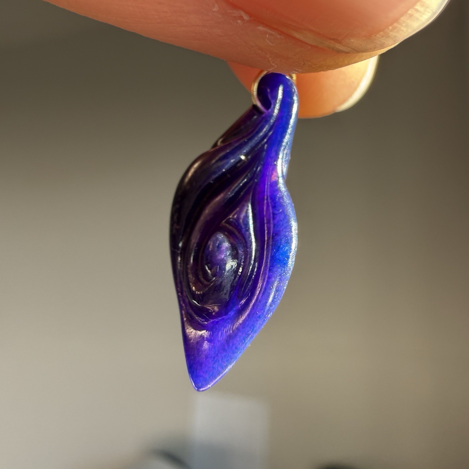 Natural Sugilite Richterite Blue Purple Calla Lily Flower Pendant Hand Carved
