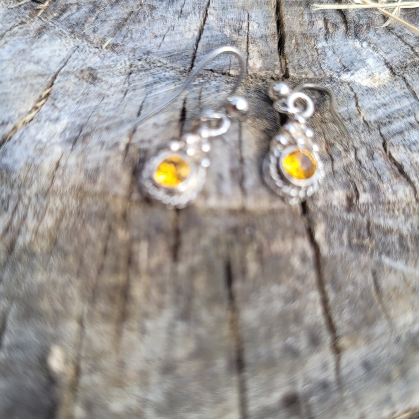Fancy dangle earings with false gemstones