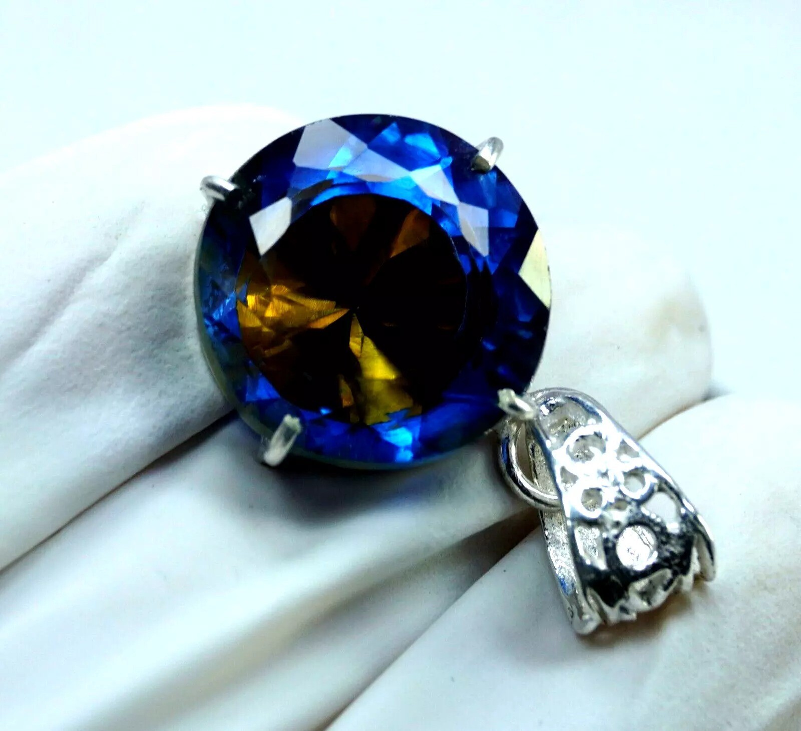 Round Cut Natural 34.6 Ct+ Bi-Color FL Pitambari Sapphire 925 Silver Pendant Gem