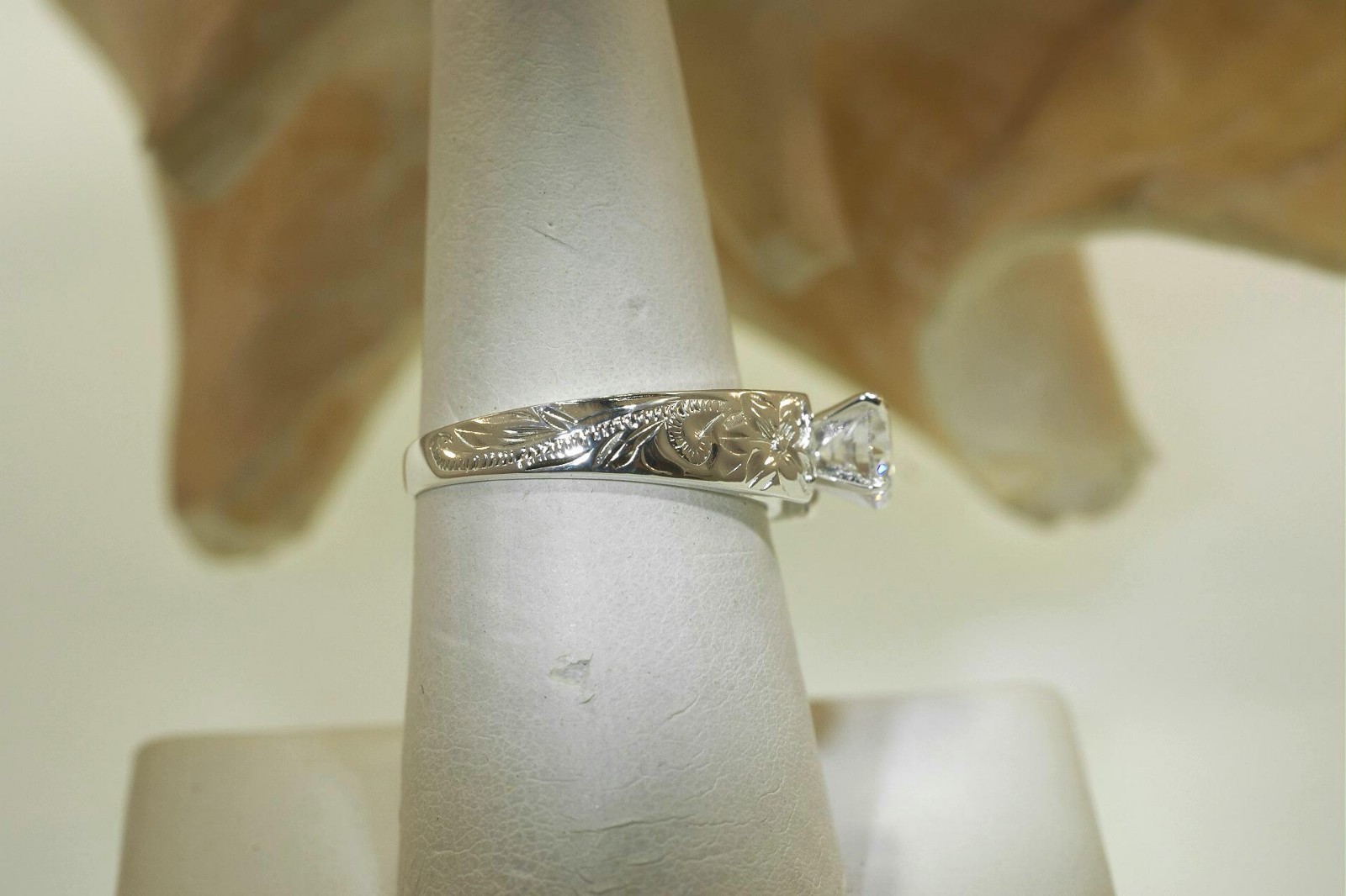 SOLID 925 SILVER ENGRAVED HAWAIIAN HERITAGE SCROLLS 0.75CTS CZ FRENCH MOUNT RING
