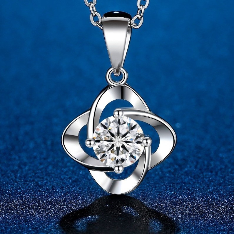 Elegant Moissanite Clavicle Pendant Necklace Luxury Trendy Women Jewelry Gift