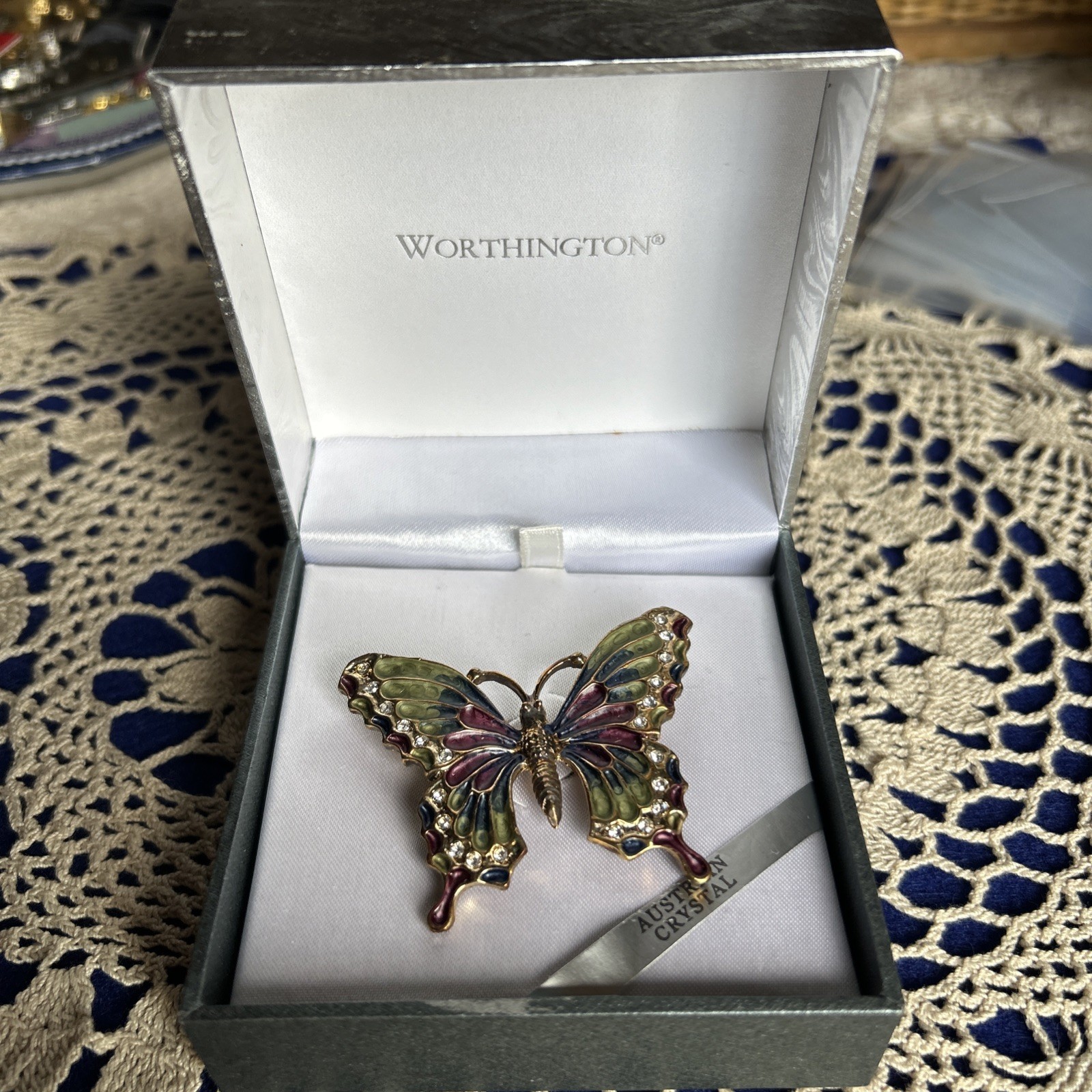 WORTHINGTON GENUINE AUSTRALIAN CRYSTAL 2 3/8″ BUTTERFLY PIN BROOCH – NEW IN BOX
