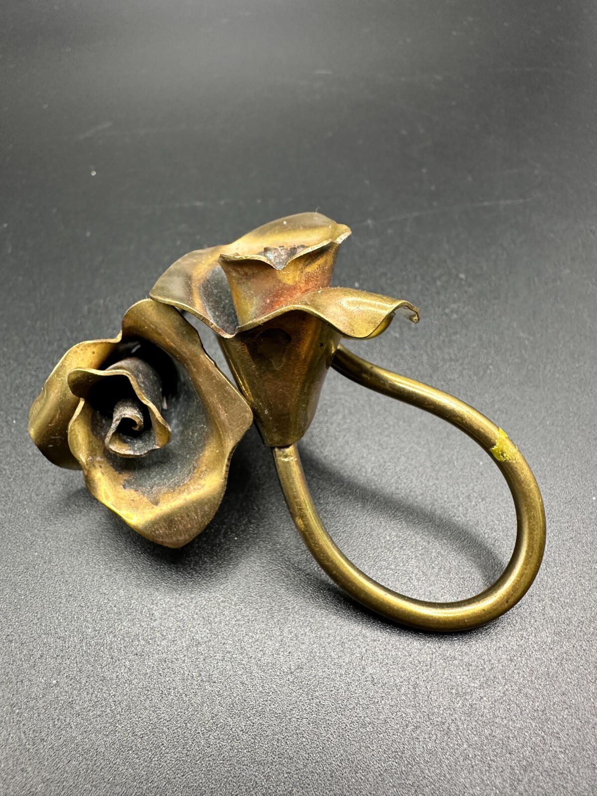 Vintage Brasstone Metal Double Roses Scarf clip?? not sure