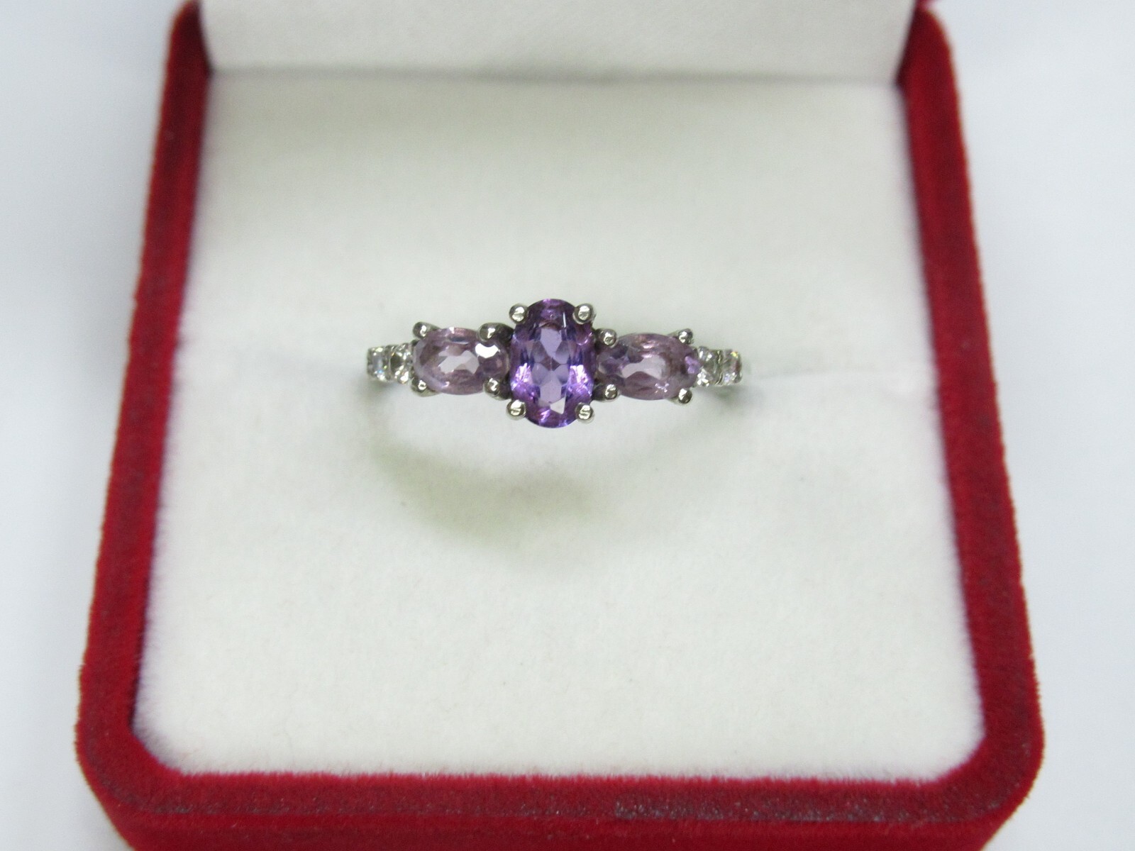 Women’s 925 sterling silver ring, amethyst, cubic zirconia, 1,51 gr, size 6,75.