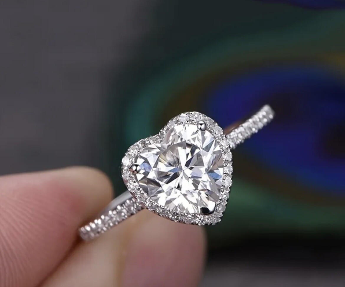 Gorgeous Lab Created Diamond Heart Ring Silver Plated Size 6-11