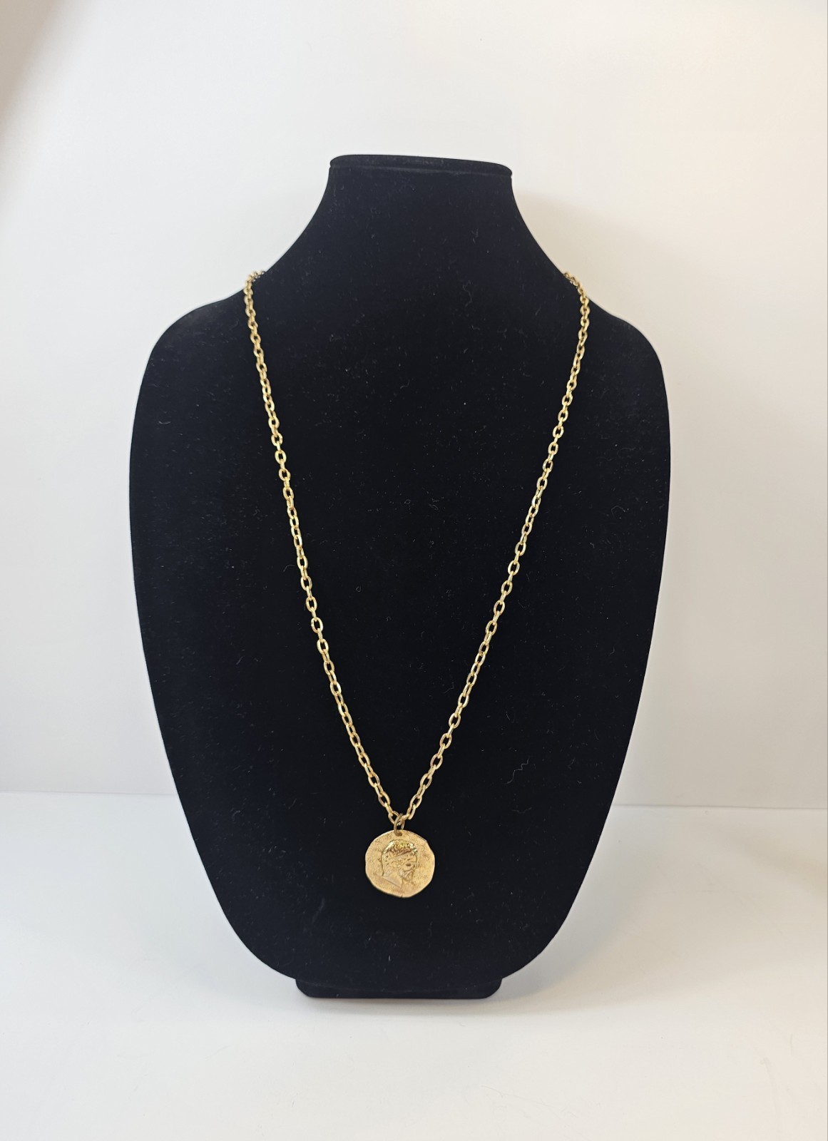 Coin design Pendant Necklace Goldtone