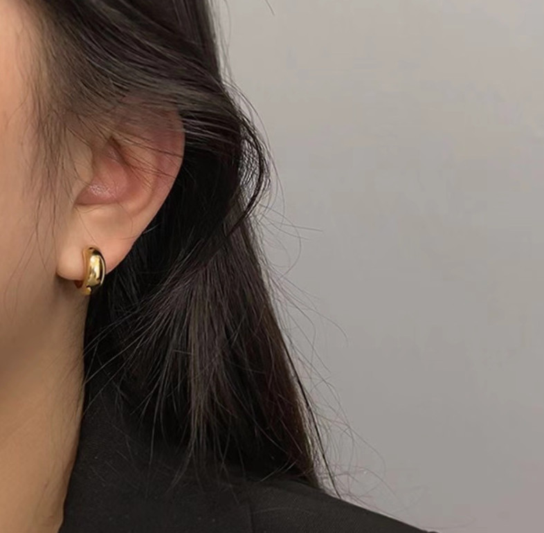 C-shaped Geometric Texture Incense Stand Clip Earrings Women Without Piercing A8
