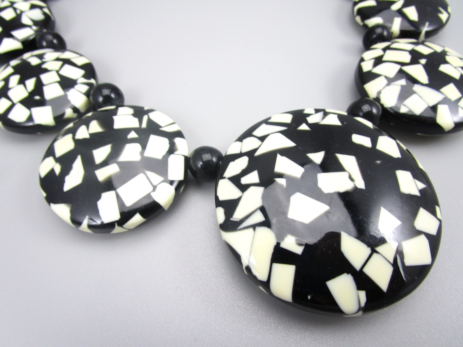 DRAMATIC MARION GODART BLACK & WHITE CONFETTI RESIN CHOKER NECKLACE – FRANCE