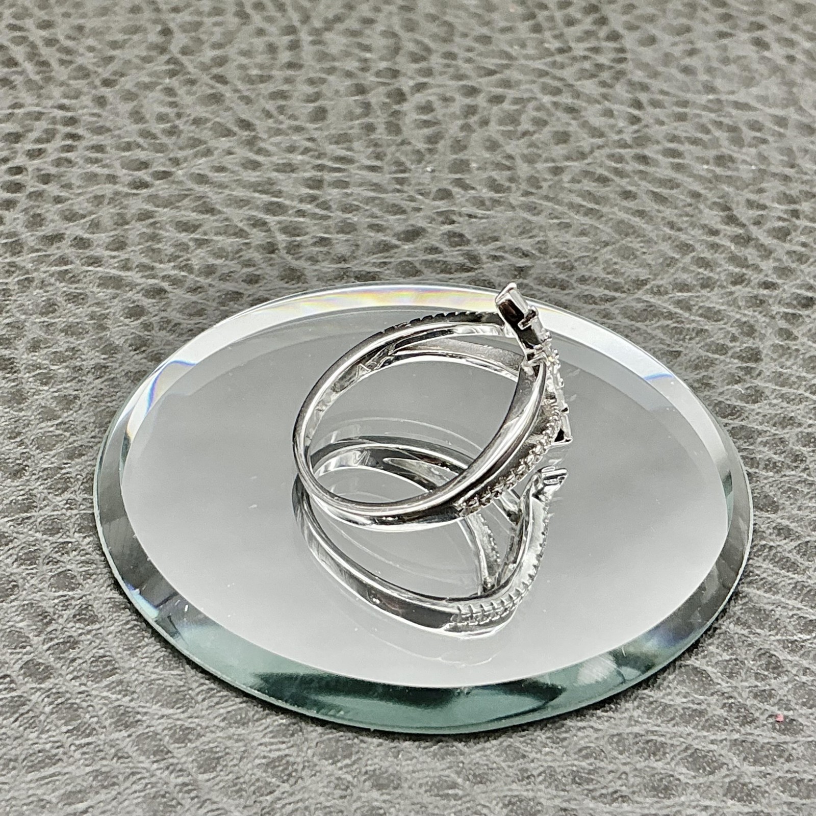 Ring Size 7 Silver Tone Clear Crystal Baguette Crisscross Split Shank Womens