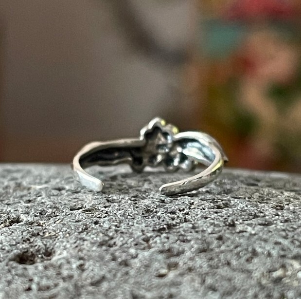 Beautiful Adjustable Flower Toe Ring For Women’s Solid Metal 925 Silver