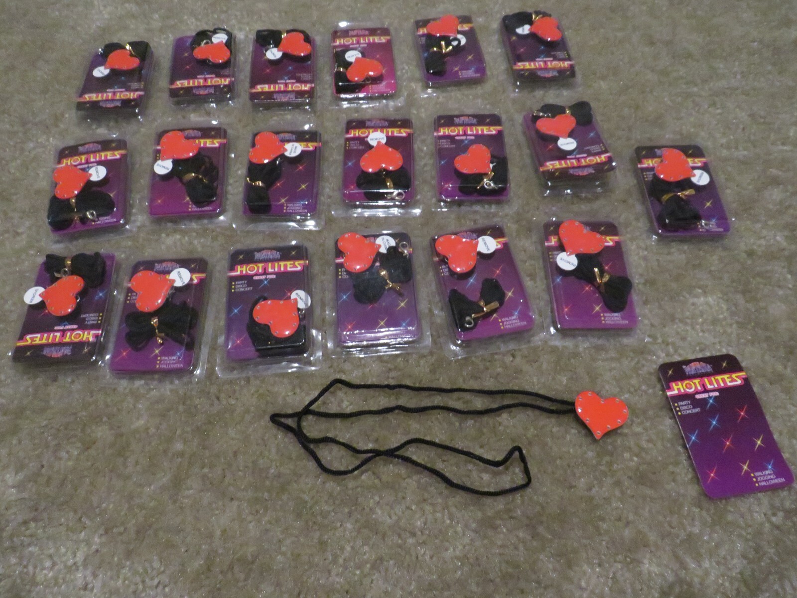 QTY 20 Heart Battery Flashing Red Light charm Necklace club Rave Party Favor LED
