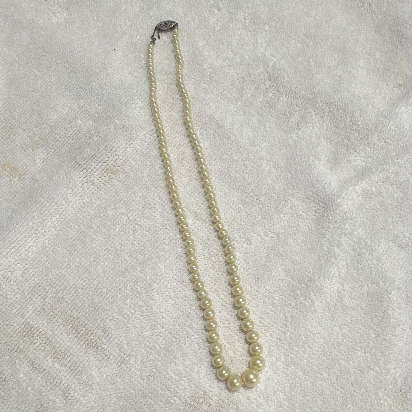 White Round Pearl Beaded Necklace Ball/Bead Chain Hook Clasp vintage