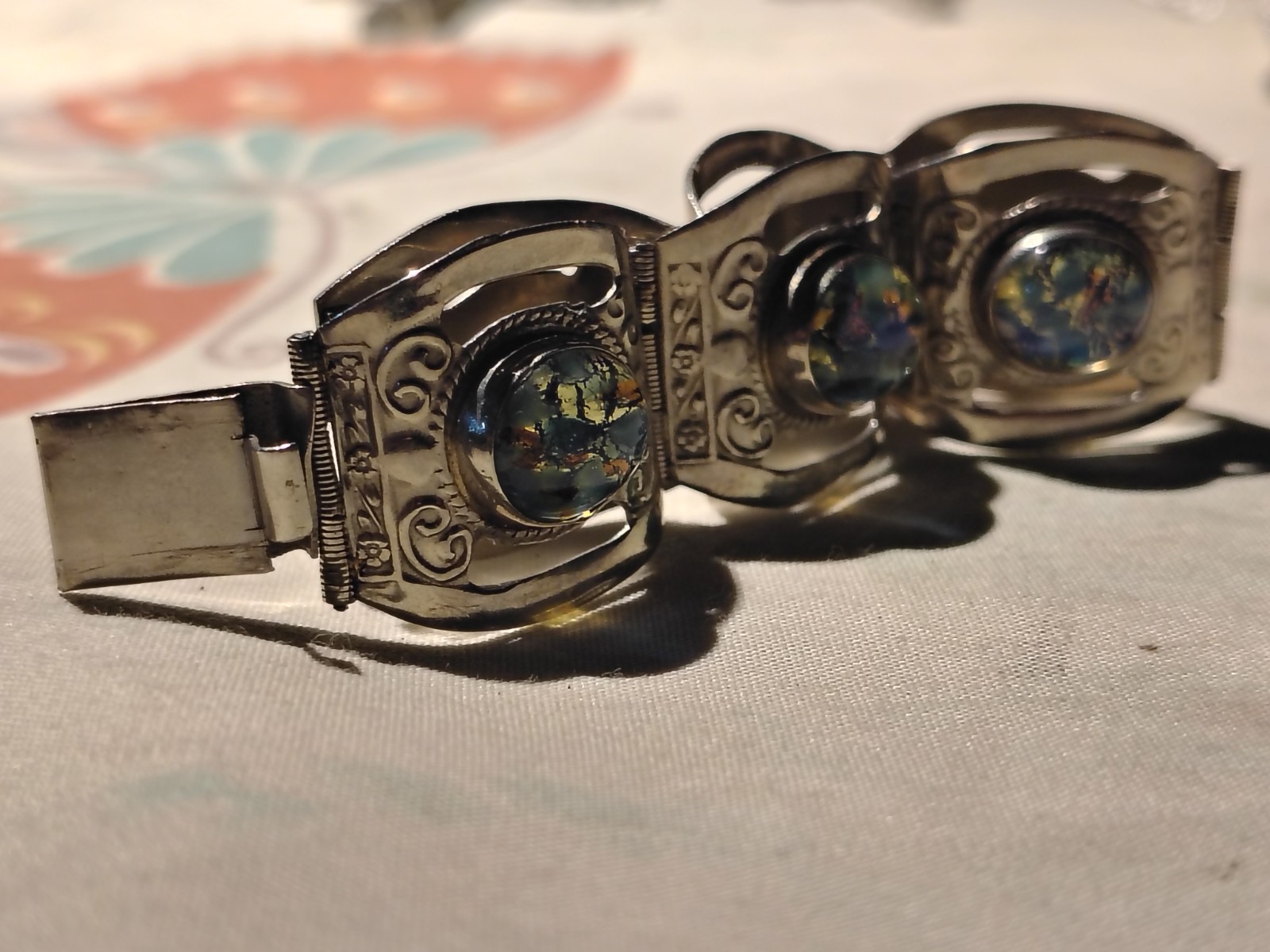 Silver Tone Link Bracelet Round Multicolor Cabochons Bezel Set Box Clasp