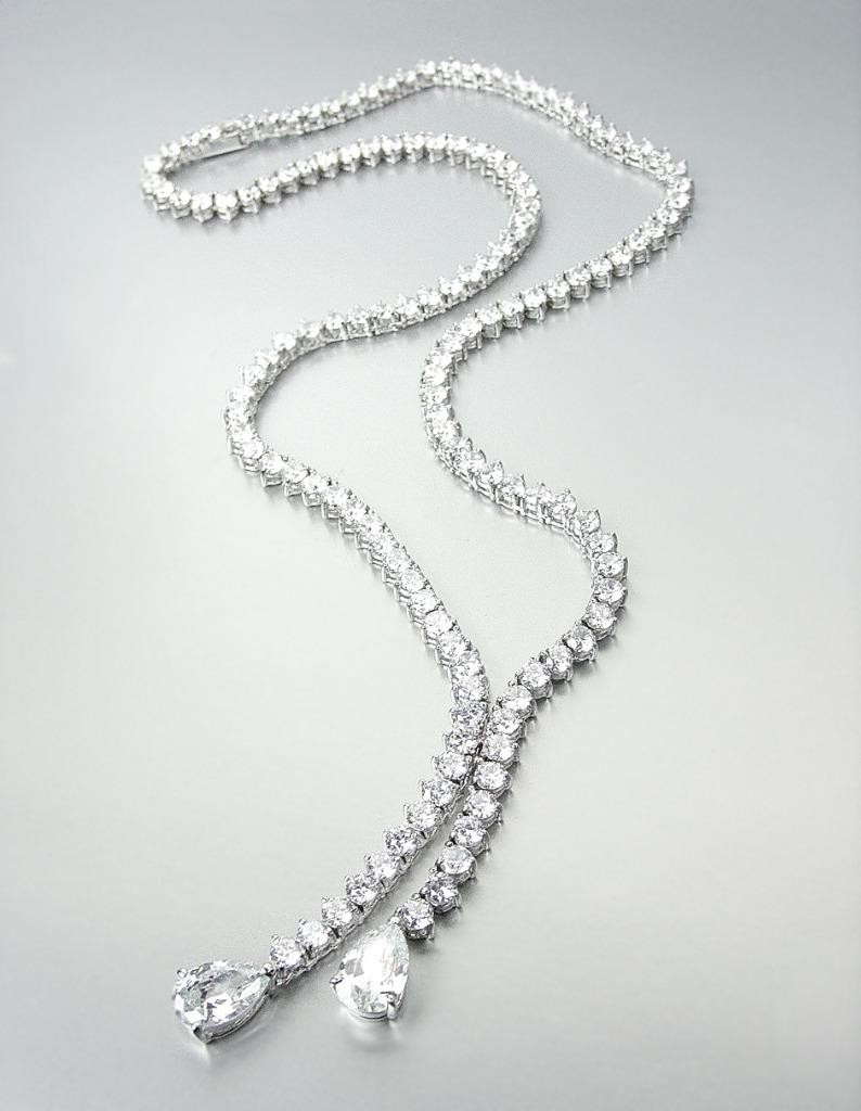 STUNNING 18kt White Gold Plated CZ Crystals 2.0 Carat Pear Drop 20″ Necklace