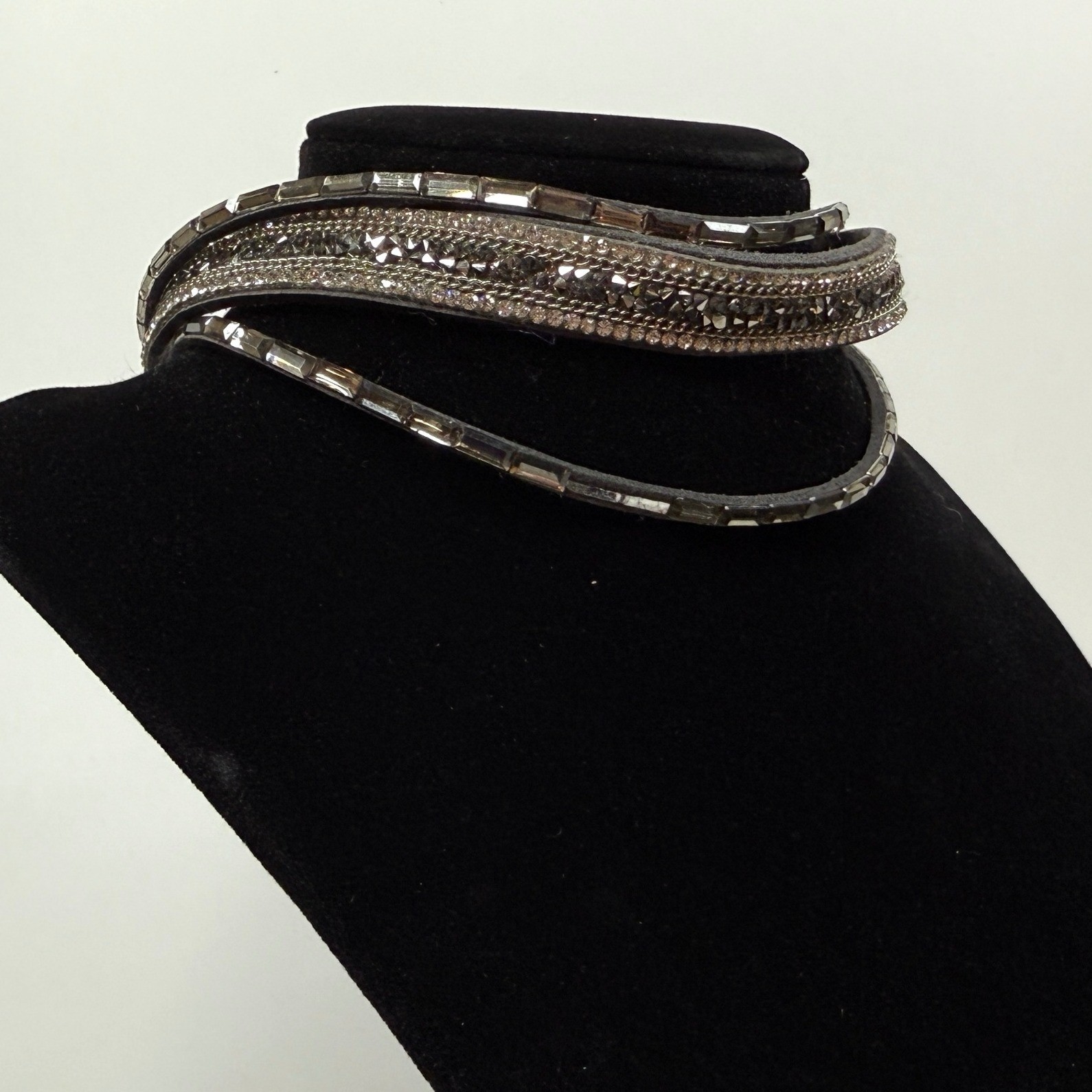 Rhinestone Statement Choker Necklace Silver Vegan Suede Gray Wrap Jewelry 16.5in