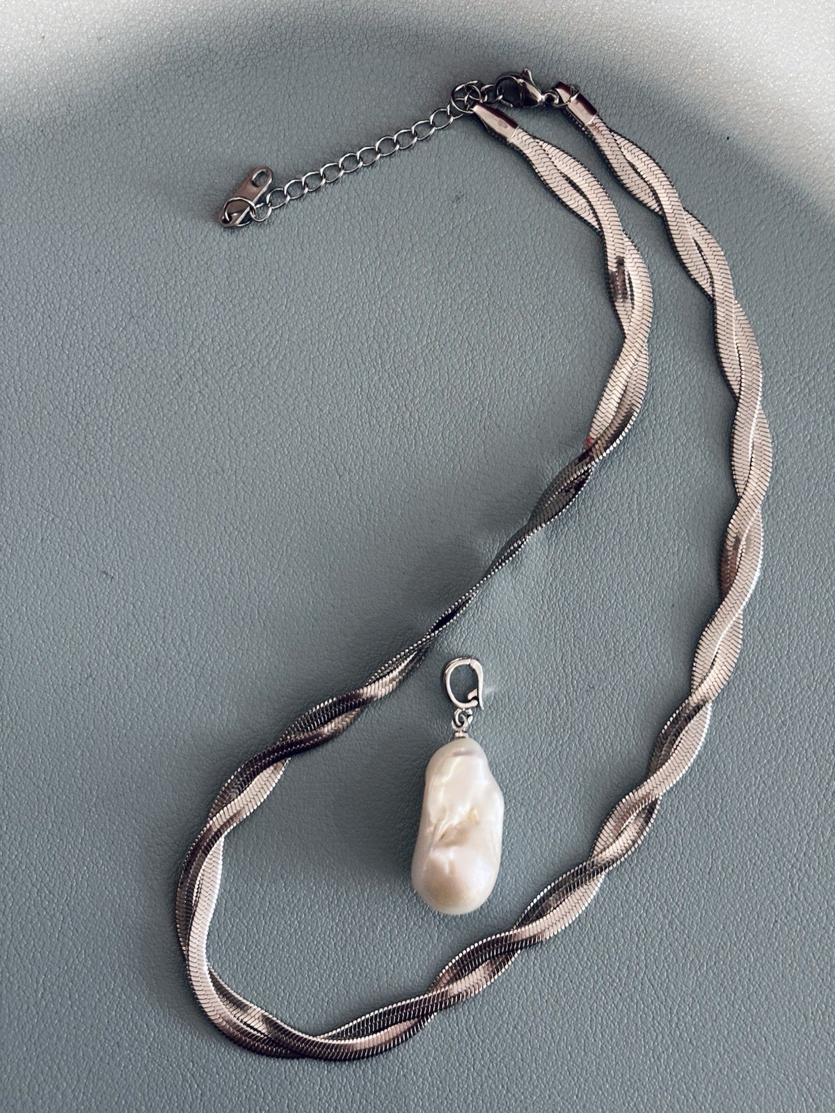 Freshwater Baroque Pearl | Twisted Herringbone Chain Necklace Removable Pendant