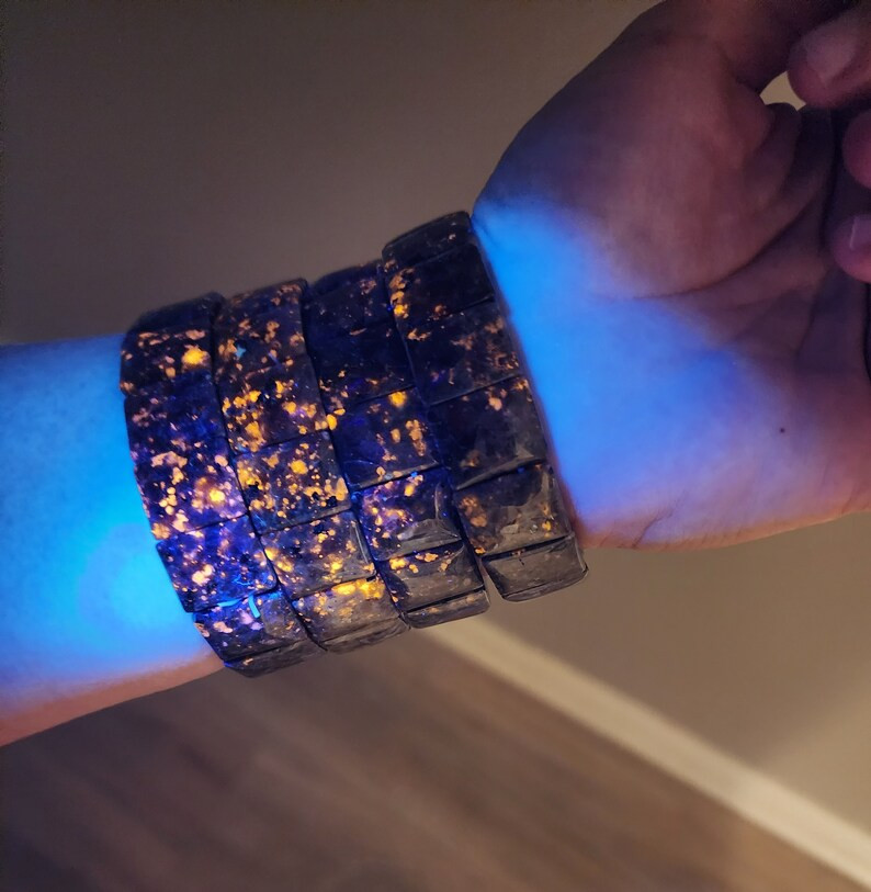 Yooperlite Bracelet Cuff Fluorescent Sodalite UV Reactive Rare Crystal Healing