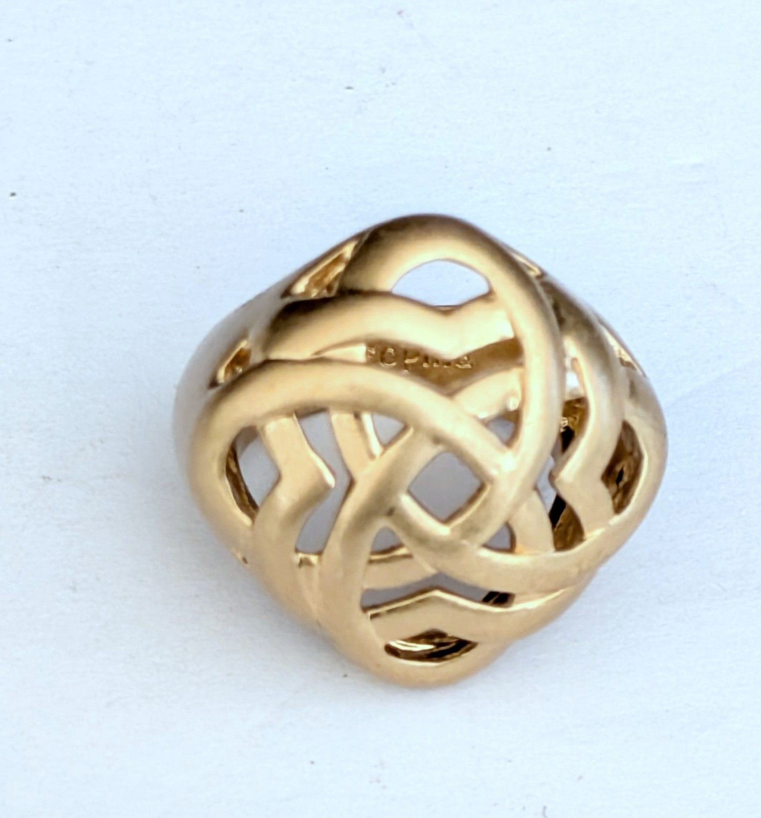 Signed Lia Sophia Gold Tone Satin Finish Celtic Knot Ring Size 5