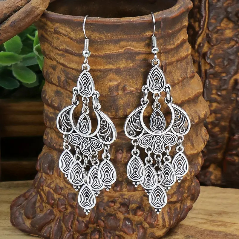 Exquisite Vintage Chandelier Earrings Retro Inspired Design