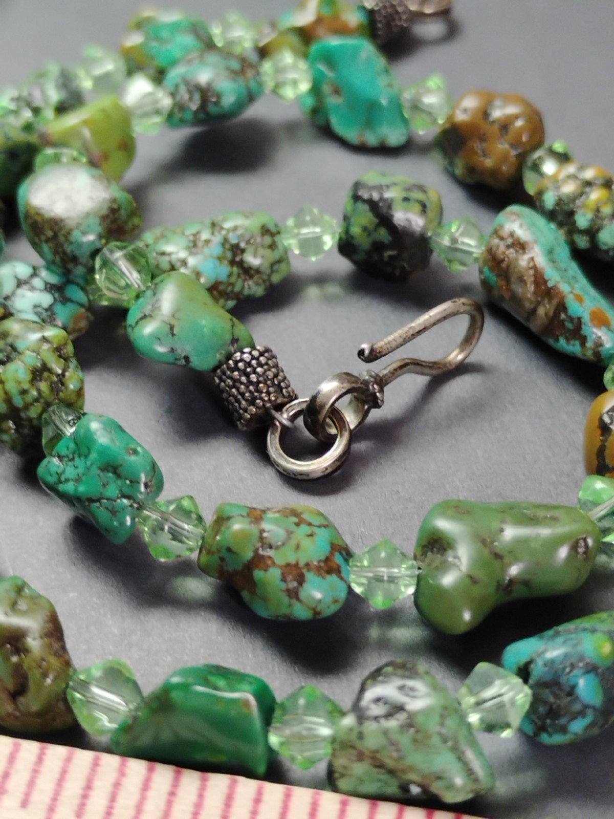 Southwest Vibes! Artisan Mini TURQUOISE Chunks w/Bicone Glass 16″ Necklace!