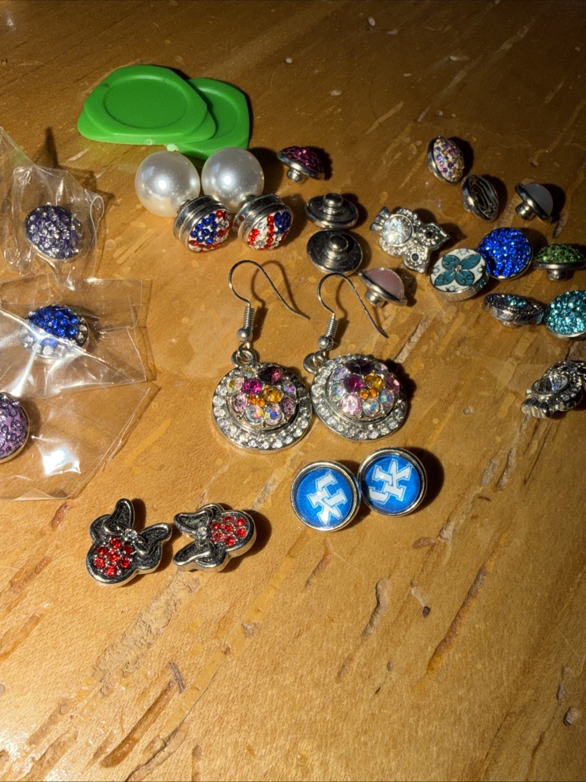 Snap Jewelry Earrings Lot Kentucky Wildcats Minnie Mouse Etc