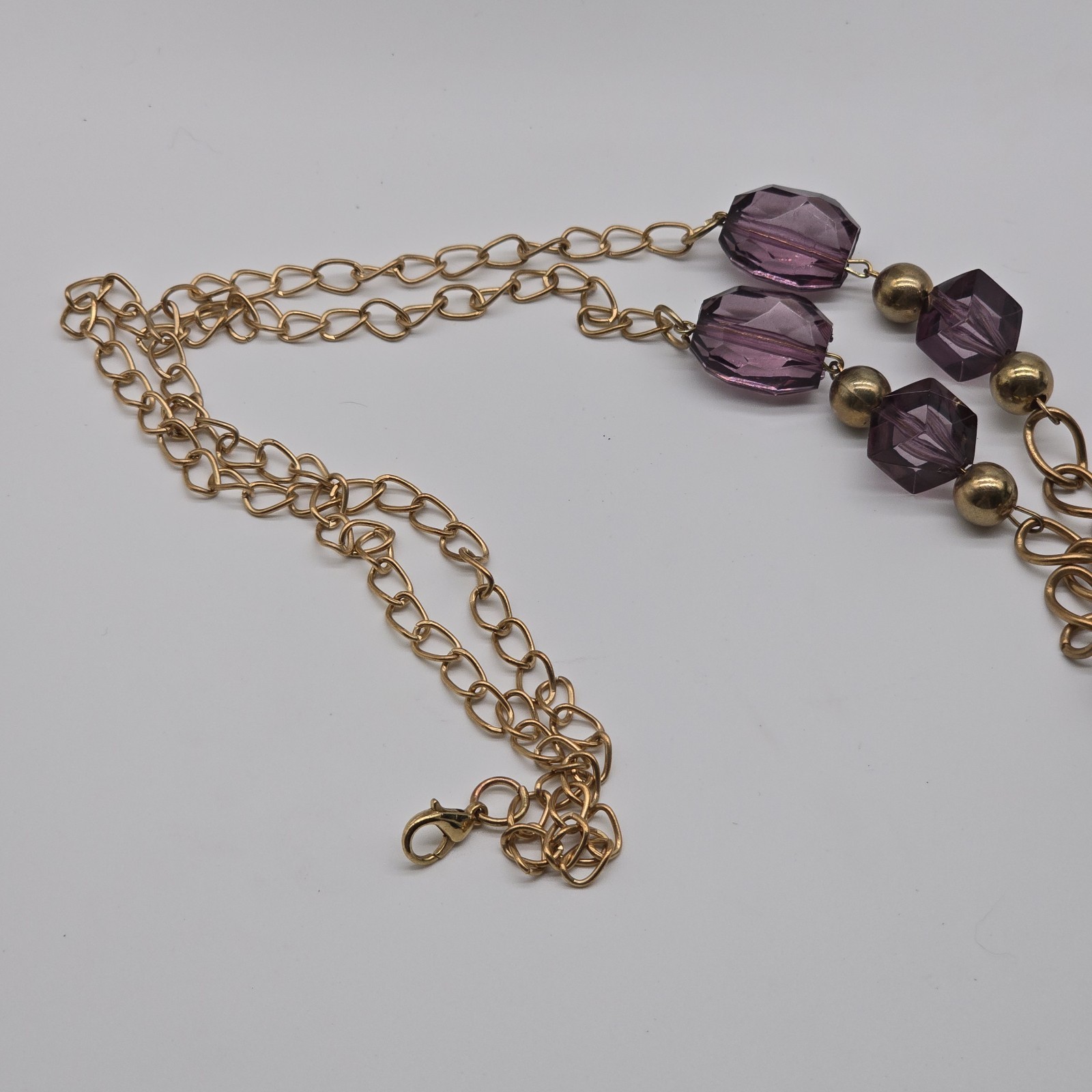 Purple Faceted Geometric Beaded Single Strand 36″ Necklace Gold Tone Chain Beads