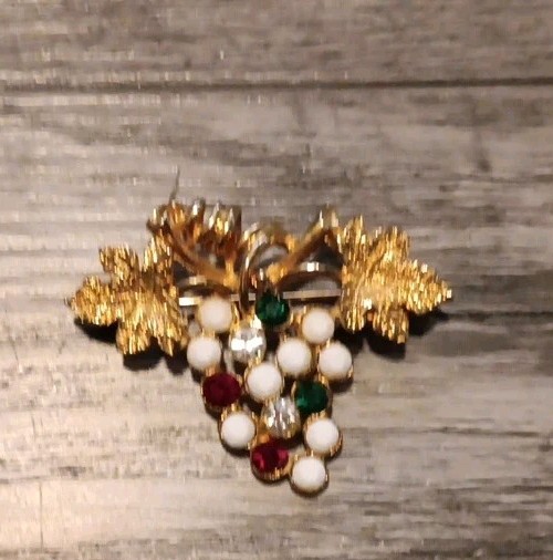 Vintage Rhinestones Red Green Grape Cluster Brooch Goldtone Pin Estate Jewelry