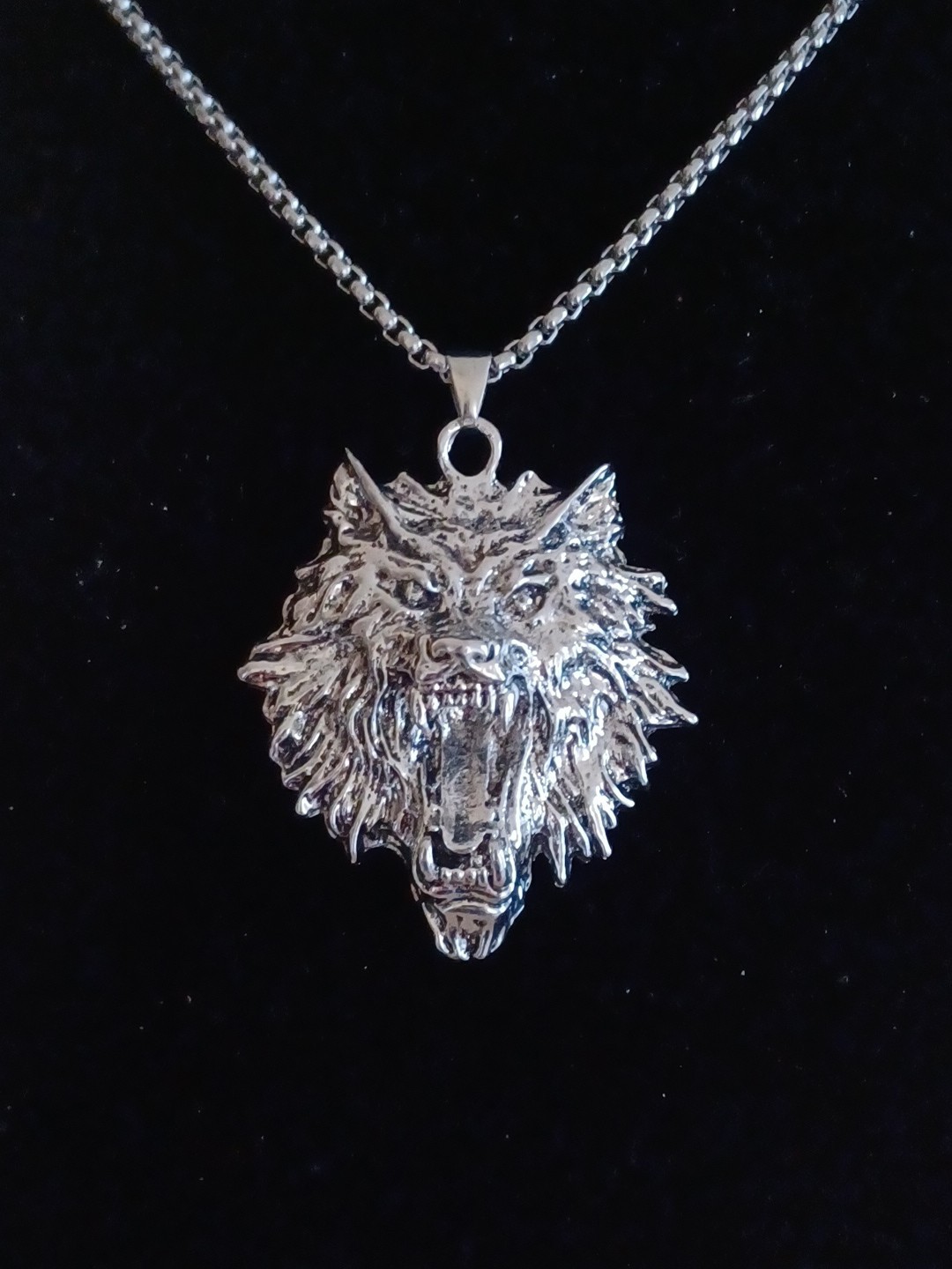 Howling Wolf Pendant