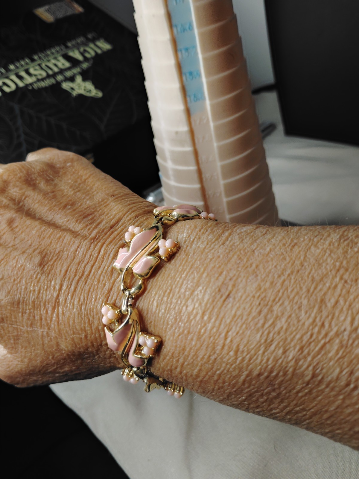 Vintage Coro Pink Enamel Tulip Flower Link Bracelet Gold Tone Signed 7.25″