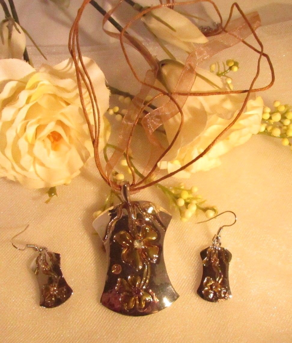 Floral Crystal on Silver & Gold Brown Ribbon Necklace & Earring Set – NEW (#53)