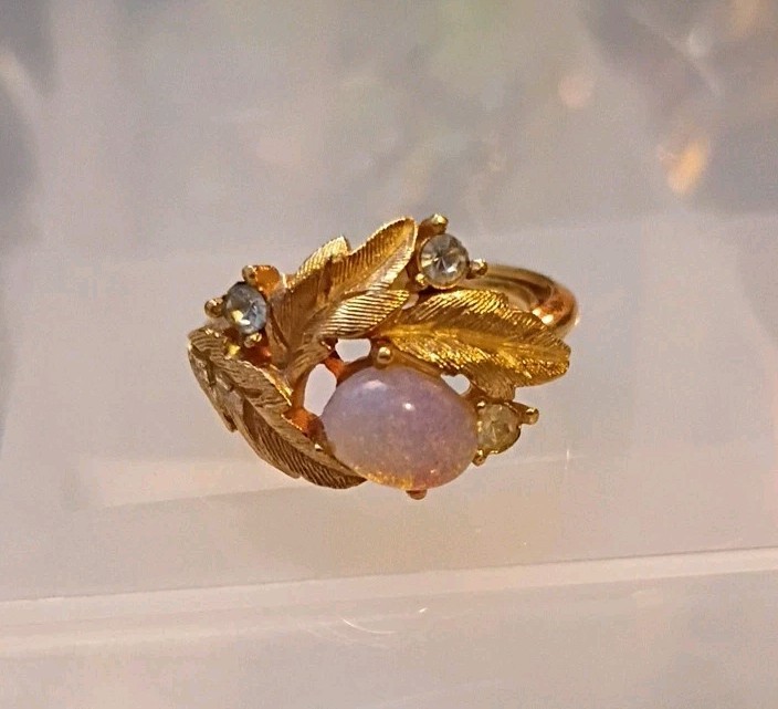 Vintage – 1970’s – AVON “Fireflower” Retired Ring – Great Condition – No Box 6/7