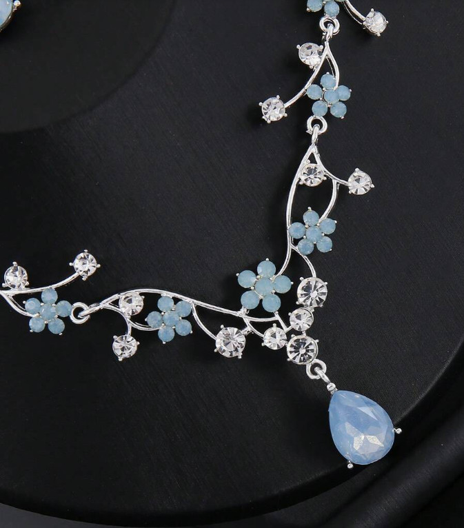 JEWELRY SET-3 Pieces Vintage Style LIGHT BLUE Rhinestone Necklace and Earrings