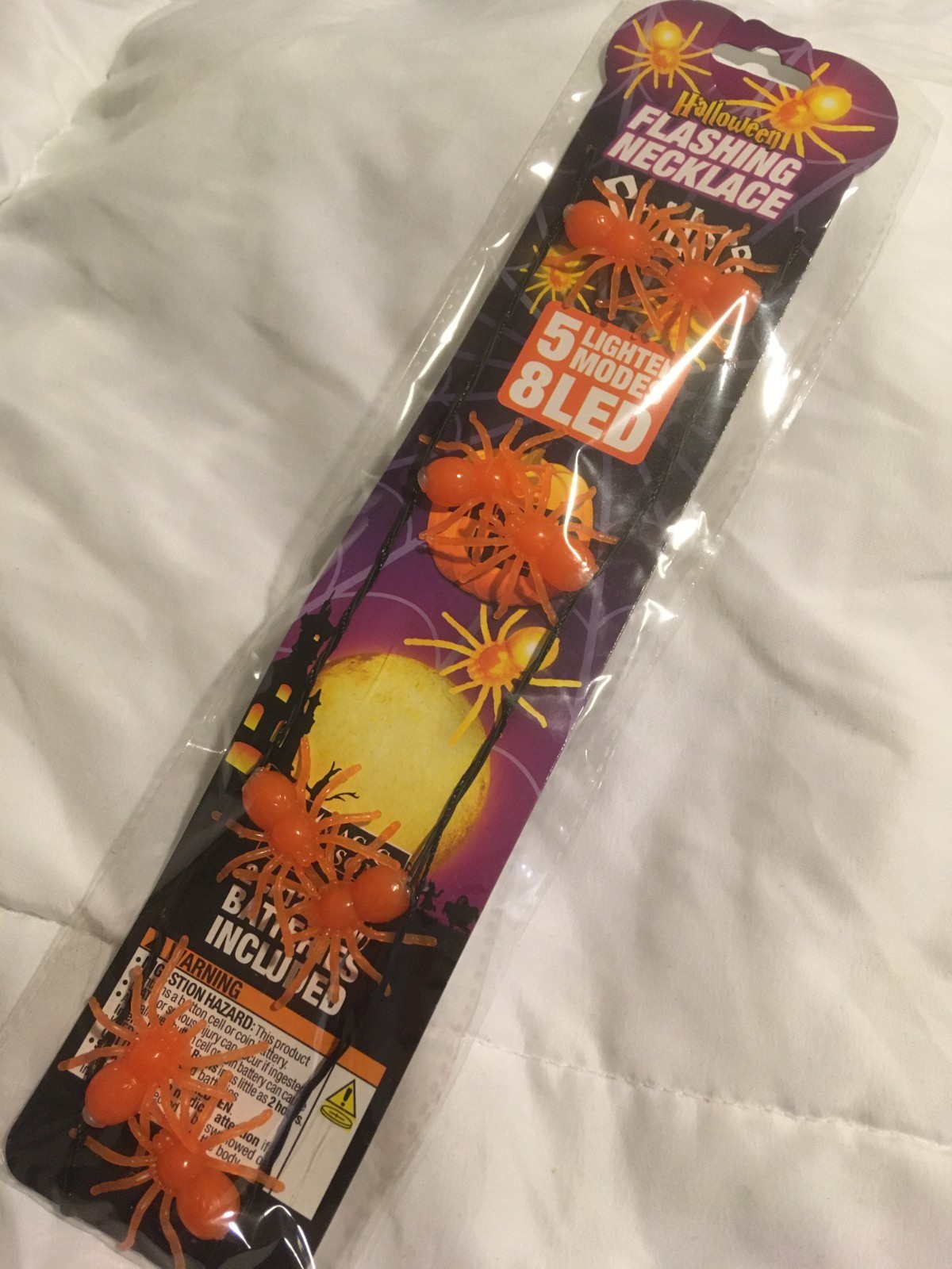 Halloween SPIDER NECKLACE Flashing LED Lights New in Package Orange Item #768174