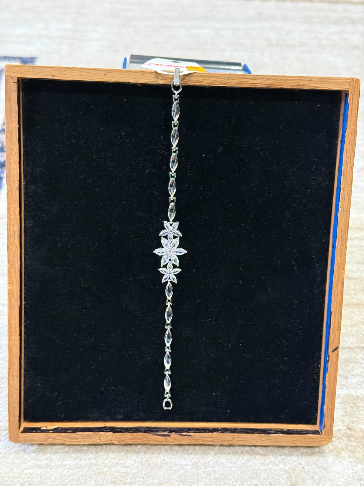 Fashion Bracelet – Elegant with Style – Great for All Occasion!