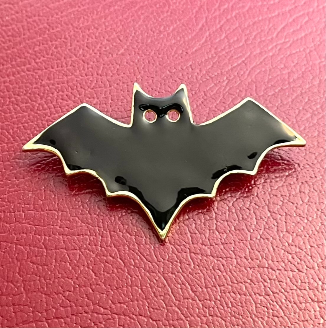 Halloween Costume Jewelry Spooky Bat Brooch Pin Black Enamel Gold Tone Metal