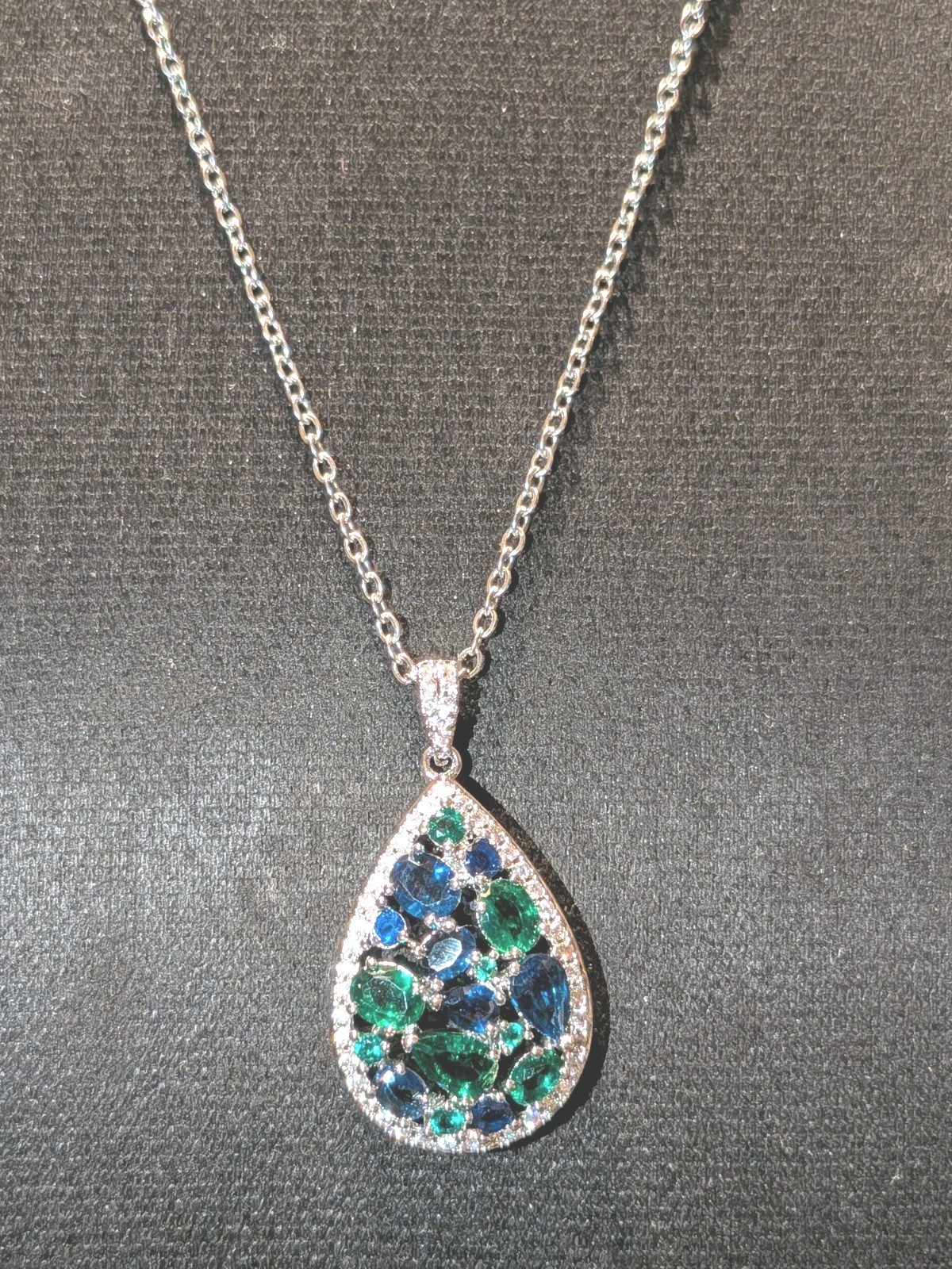 Women’s Moissanite Dazzling Green/Blue Sapphire Pendant Teardrop Necklace 18″
