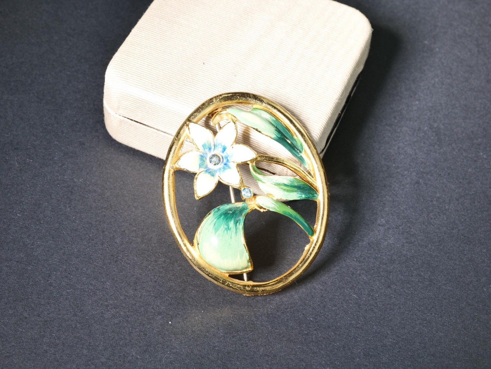 Vintage Gold-Tone Oval Enamel Floral Brooch with Rhinestone Accent Mid-Century
