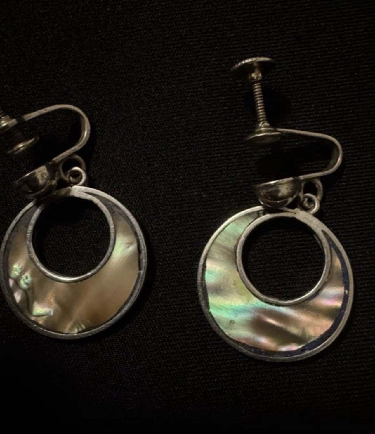 VTG Sterling Silver Mother of Pearl Inlay Dangle Earrings• Screw Back Closure•