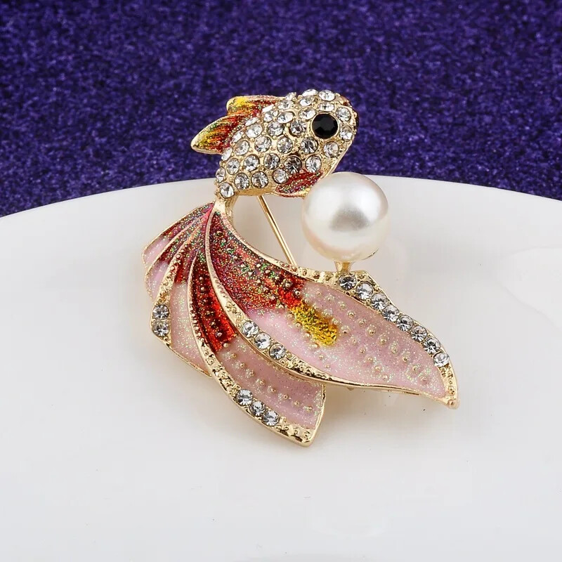 Cute Color Goldfish Brooch Fashion Rhinesonte Pearl Fish Animal Pin Accessories