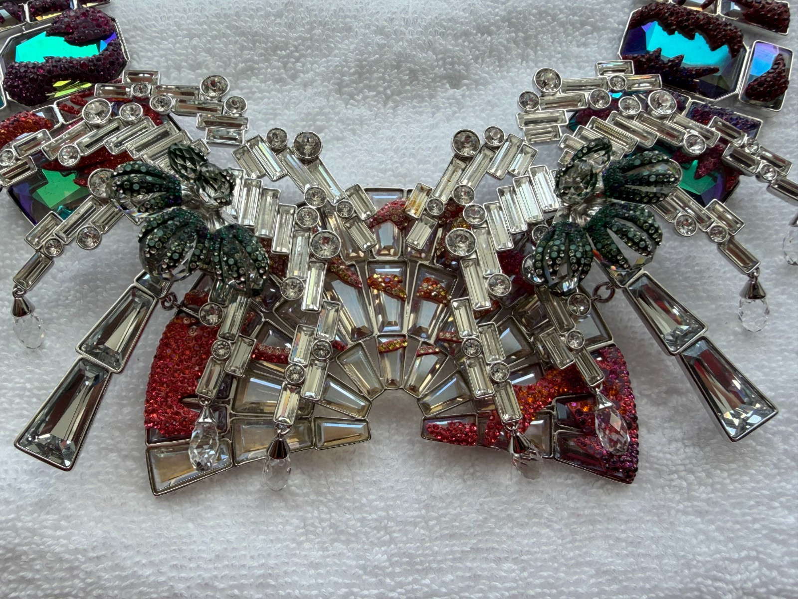 Atelier SWAROVSKI Masterpiece Collection Statement Necklace Spring/Summer 2017