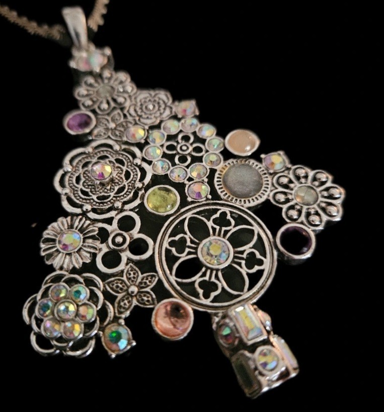 Premier Designs Modern Silver Floral Christmas Tree Pendant Necklace