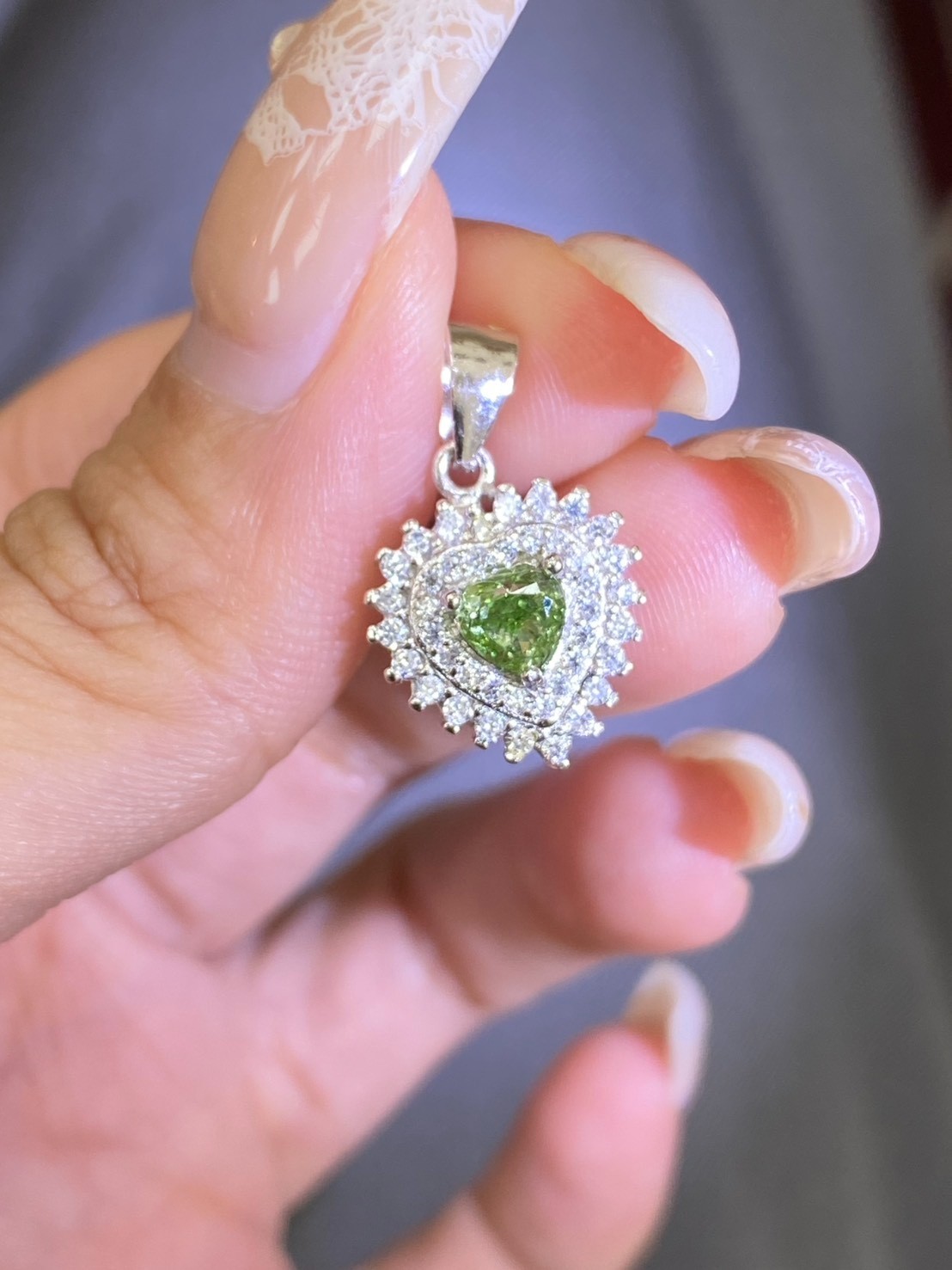 [jerseychou] Lab-Grown Diamond , 0.7ct , Fancy vivid green , IGI