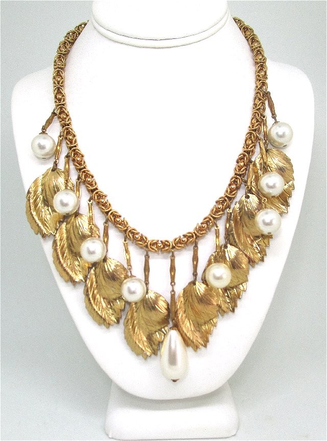 Vintage Gold Plate Necklace w Leaves and Faux Pearl Pendants 141.7 grams 17 1/4″