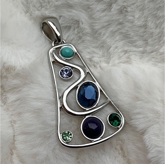 Lia Sophia Signed Silver Tone Asymmetrical Blue/Green Crystal Pendant Cord