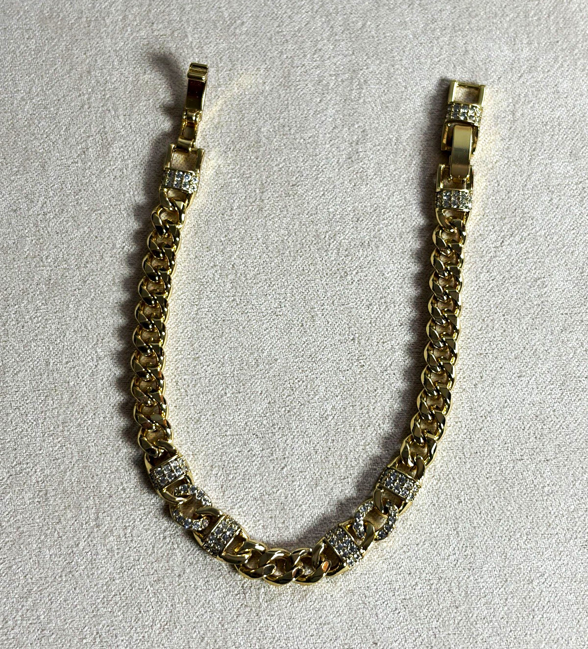 14k Gold Plated Curb Link Chain Bracelet Pavé Rhinestone.Brand new 6.5-7”