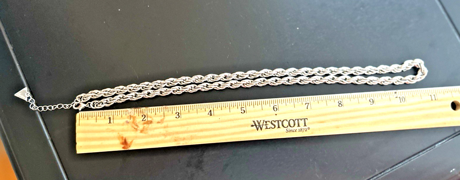 Guess Silver Tone Twisted Rope Chain Necklace Adjustable 22″-23.5″
