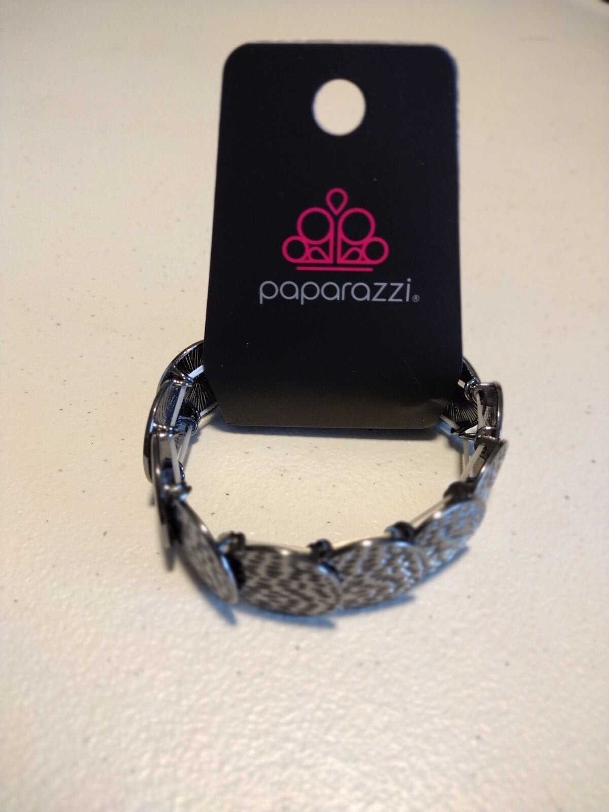 Paparazzi – Radioactive Reflections – Fashion Fix Exclusive December 2021