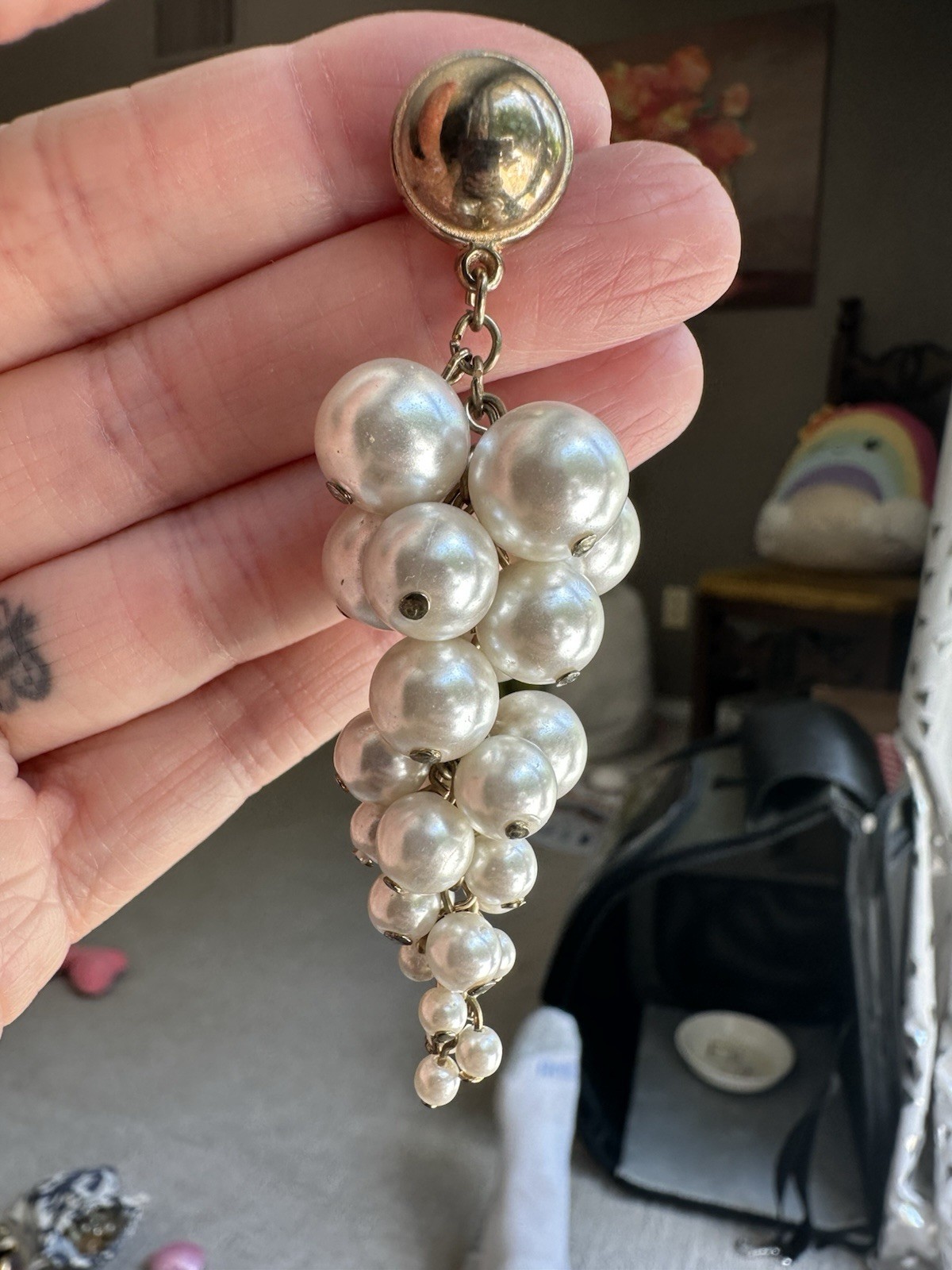 Gold Tone Faux Pearl Cluster Dangle/Drop Earrings White Round Post Closure Pair